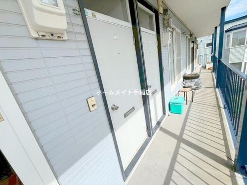 北海道札幌市手稲区前田九条14丁目(アパート)の賃貸物件の玄関