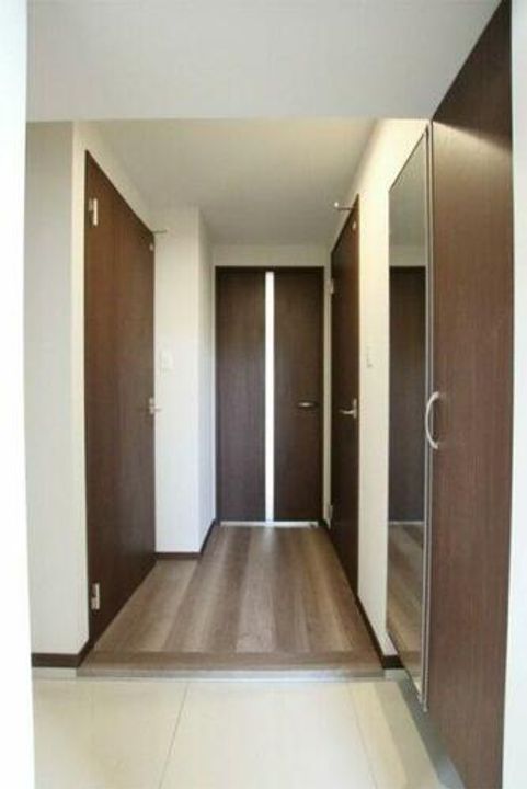 リファレンスリバービュー室見の玄関