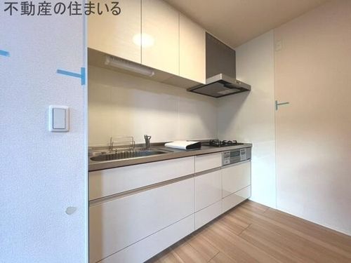 セザール川沿のキッチン