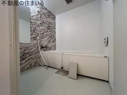 セザール川沿の風呂