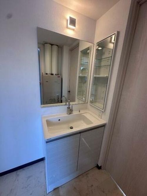 Raisin(レザン)の内装