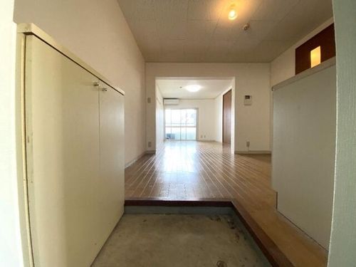 エバーグリーン新大阪の玄関