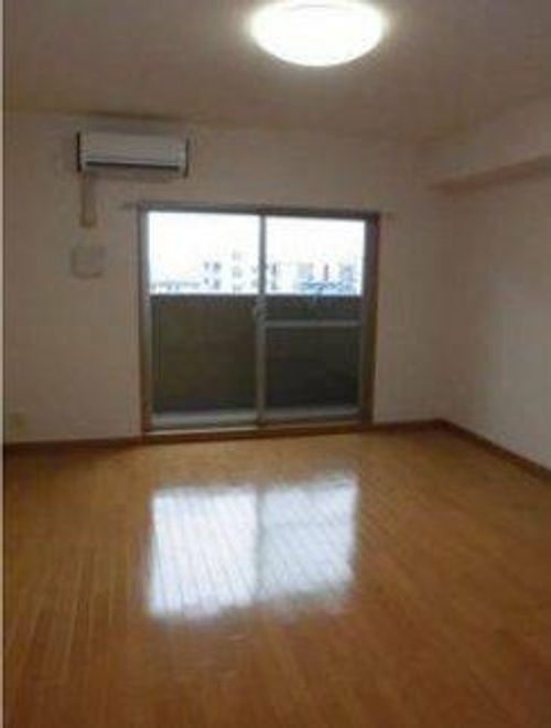 CITY SPIRE難波WESTの居間