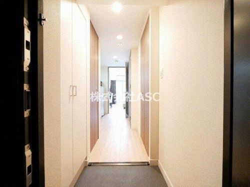 プレサンス谷町キャトル502の玄関