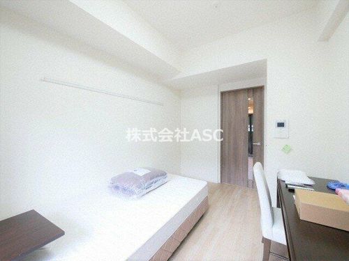 プレサンス谷町キャトル502の居間