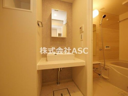 コンフォリア・リヴ北浜淡路町1503の内装