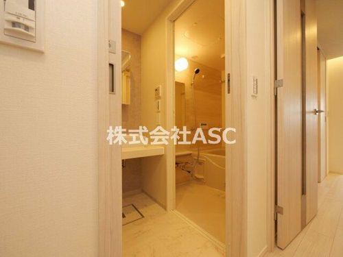 コンフォリア・リヴ北浜淡路町1503の内装