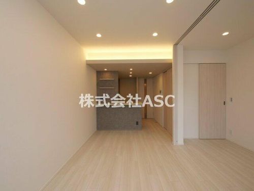 コンフォリア・リヴ北浜淡路町1503の居間