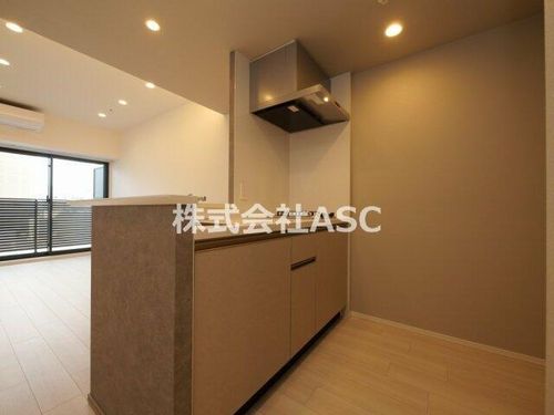 コンフォリア・リヴ北浜淡路町1503のキッチン