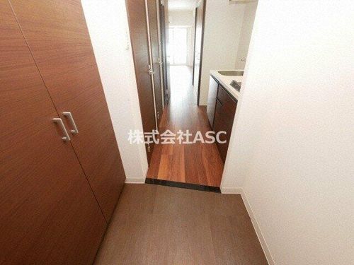 セイル淀屋橋1104の玄関