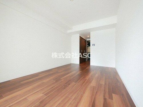 セイル淀屋橋1104の居間