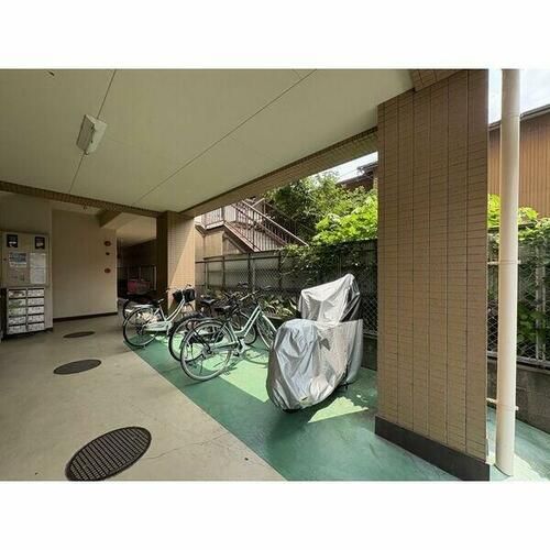 LOE港北303の玄関