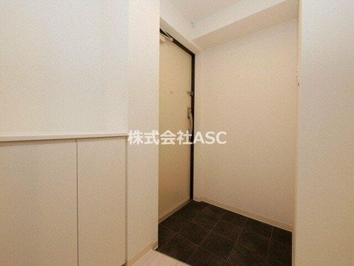 エグゼ上町台802の玄関