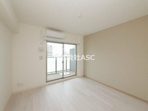 エグゼ上町台802の居間