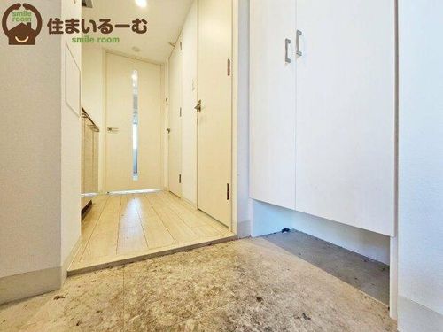 エスリード福島グレイスの玄関
