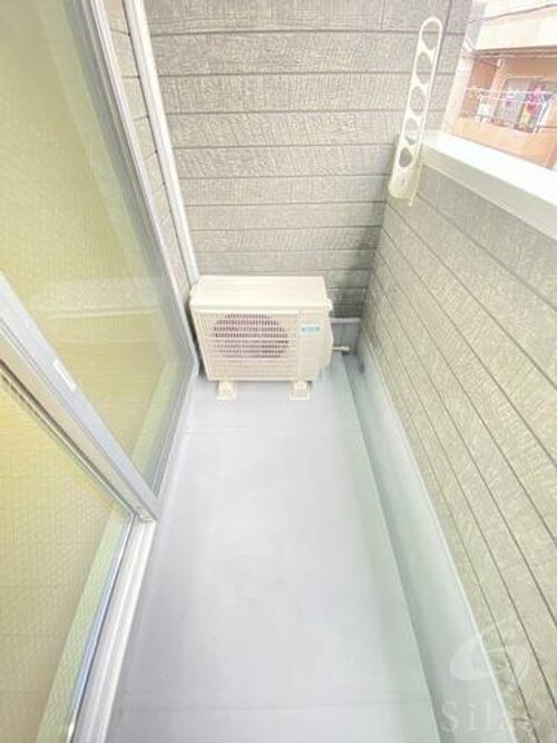 CLOUD 放出の内装