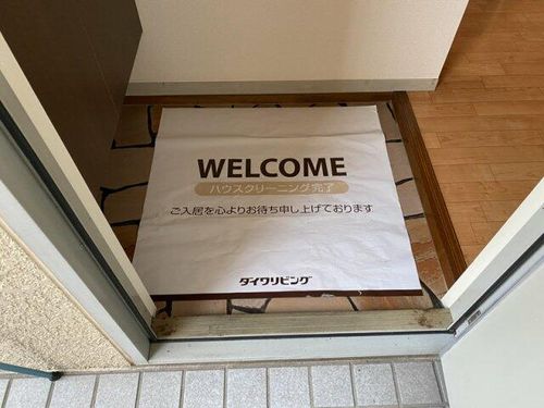 ビラ国分寺 B棟B102の玄関