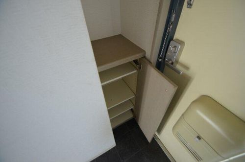 ジュネス英賀保303の玄関