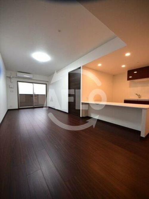 グランカーサ難波元町の居間