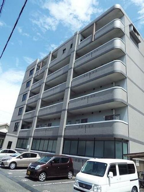 サンメゾン清水の外観