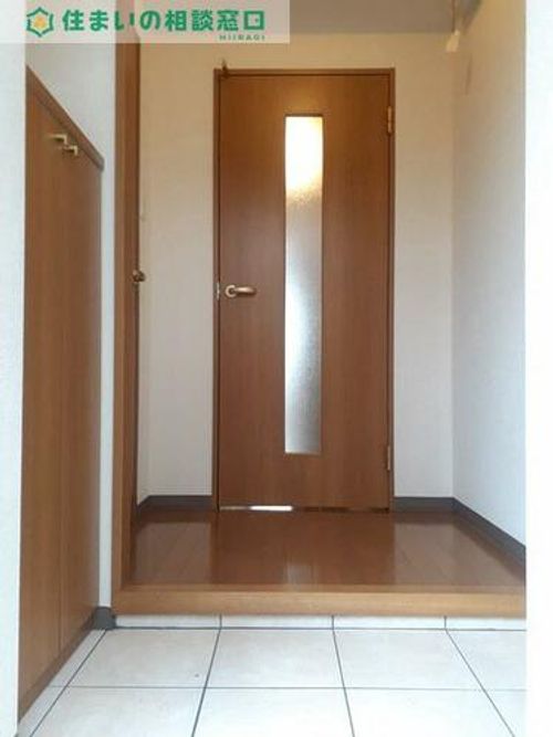愛知県高浜市神明町2丁目(マンション)の賃貸物件の玄関
