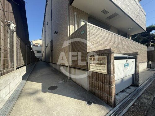 H-maison加美正覚寺Ⅶの玄関