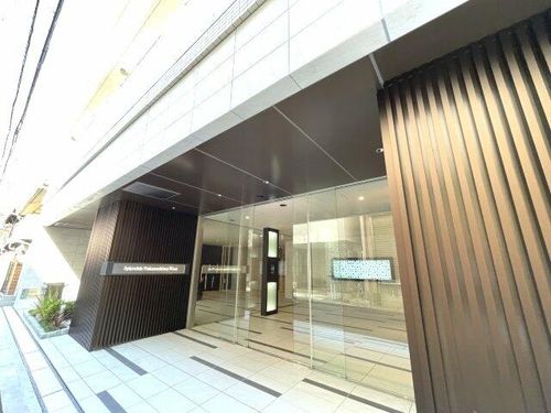 スプランディッド中之島WESTの玄関