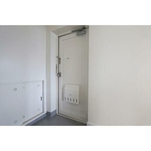 ビレッジハウス川沿3号棟の玄関