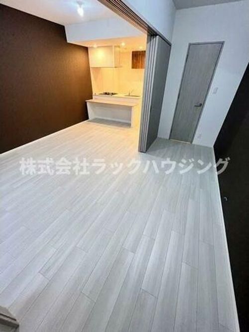 スプランディッド新大阪Ⅶの居間