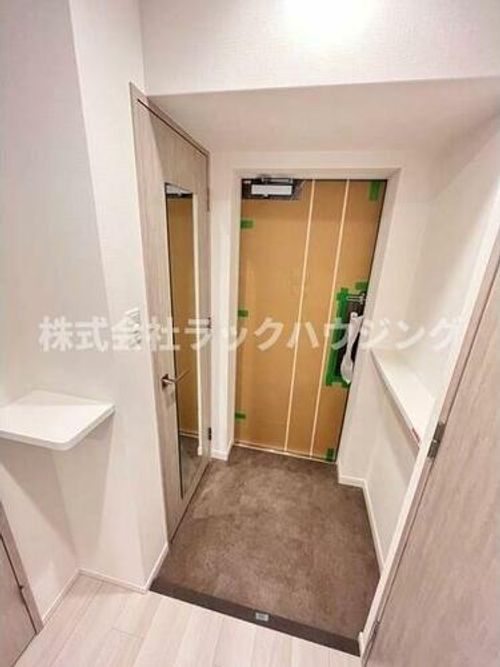 スプランディッド新大阪Ⅶの玄関