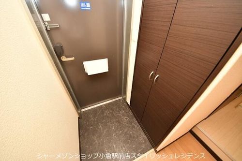 レオネクストドルチェイケベの玄関