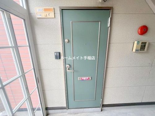 北海道札幌市手稲区前田一条8丁目(アパート)の賃貸物件の玄関