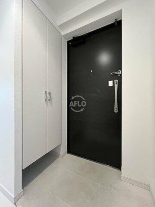 S-RESIDENCE新大阪WESTの玄関
