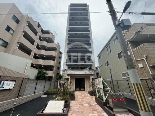 プレジオ西中島ASIANの外観