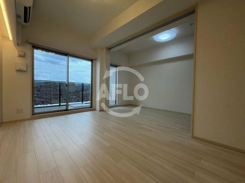 プレジオ西中島ASIANの居間