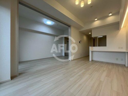 プレジオ西中島ASIANの居間