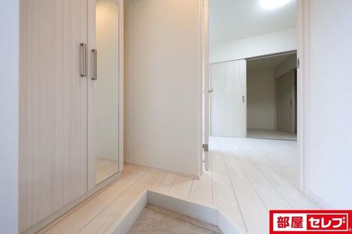 ハーモニーテラス烏森町Ⅱの玄関