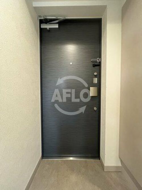 アドバンス大阪ビヤンの玄関