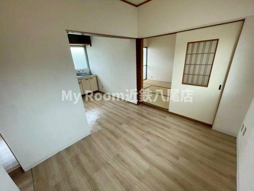 八尾マンションの居間