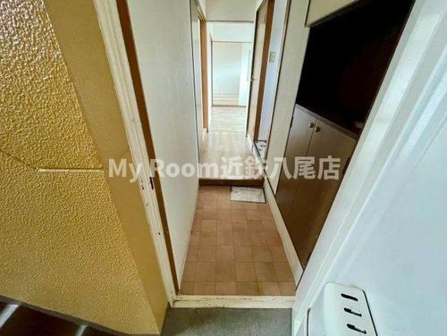 八尾マンションの玄関