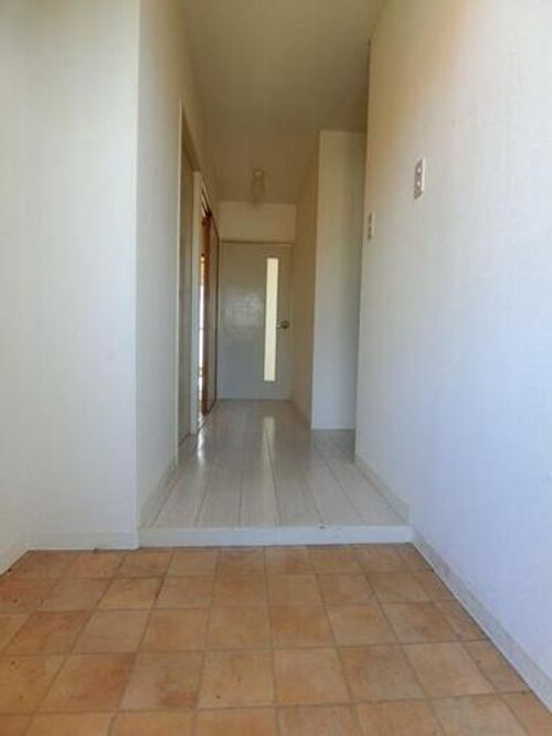 大阪府茨木市真砂1丁目(マンション)の賃貸物件の玄関