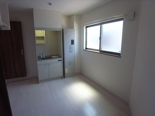 LISソフィア大東の居間