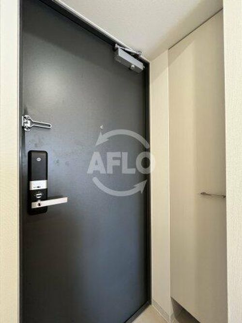 エスリード大阪シティノースの玄関