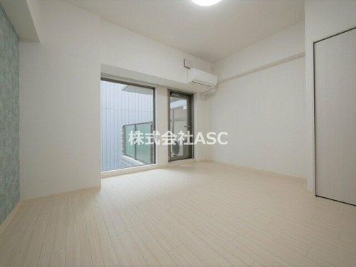 メインステージ心斎橋EASTの居間