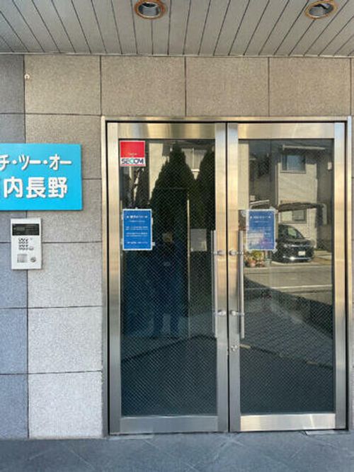 エイチ・ツー・オー河内長野210の玄関