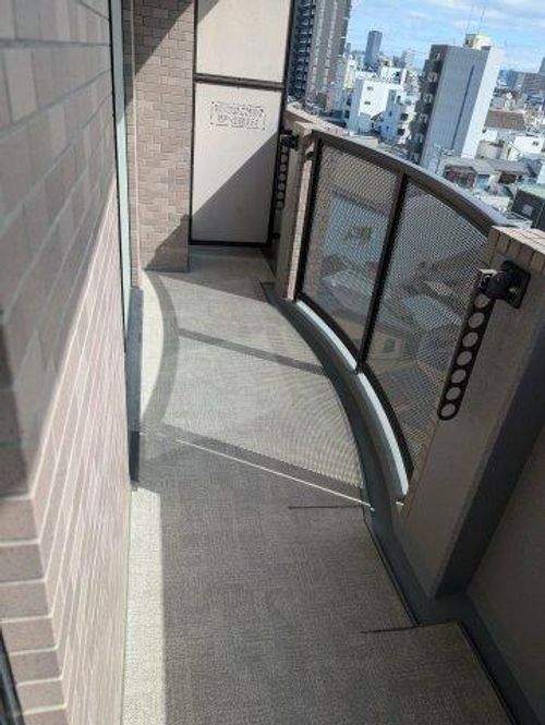 此花レヂデンスの玄関