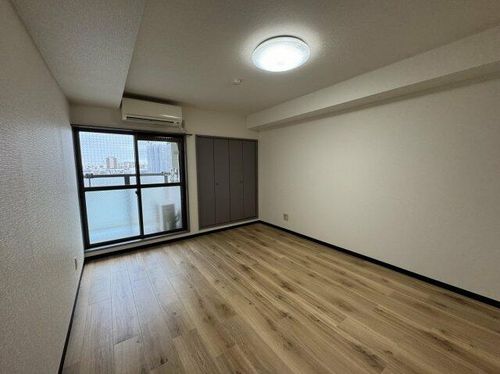 クラッシーフラット藤田ハイツ602の居間