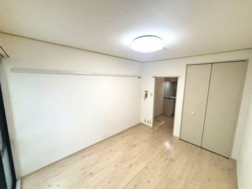 ディアス北町101の居間