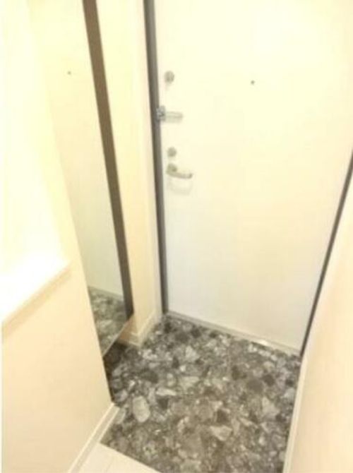 エスコート鶴橋の玄関