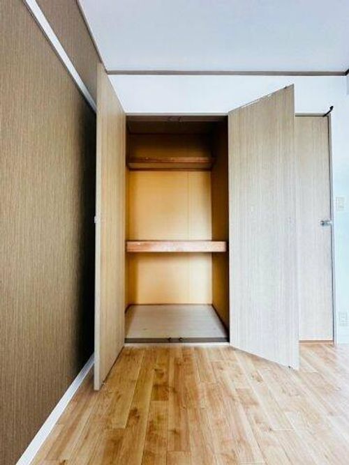クローバー富士6号館の内装